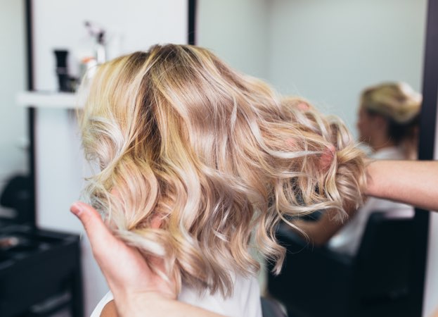 Cure botox capillaire en salon de coiffure